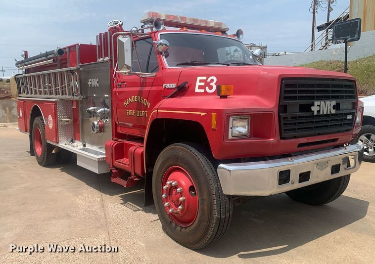 image for item LH9605 1989 Ford F800  pumper fire truck