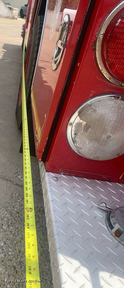 image for item LH9605 1989 Ford F800  pumper fire truck