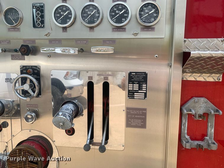 image for item LH9605 1989 Ford F800  pumper fire truck