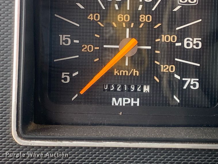 image for item LH9605 1989 Ford F800  pumper fire truck