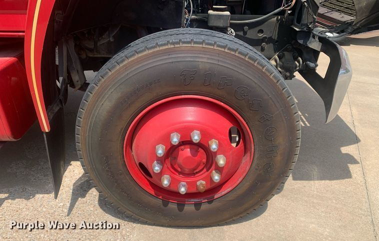 image for item LH9605 1989 Ford F800  pumper fire truck