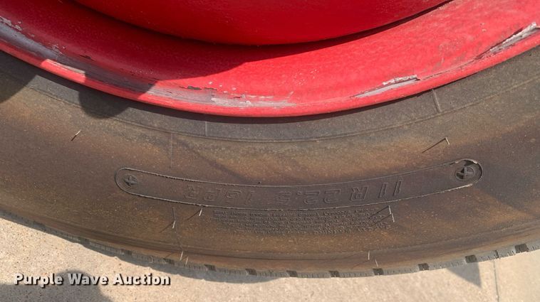 image for item LH9605 1989 Ford F800  pumper fire truck