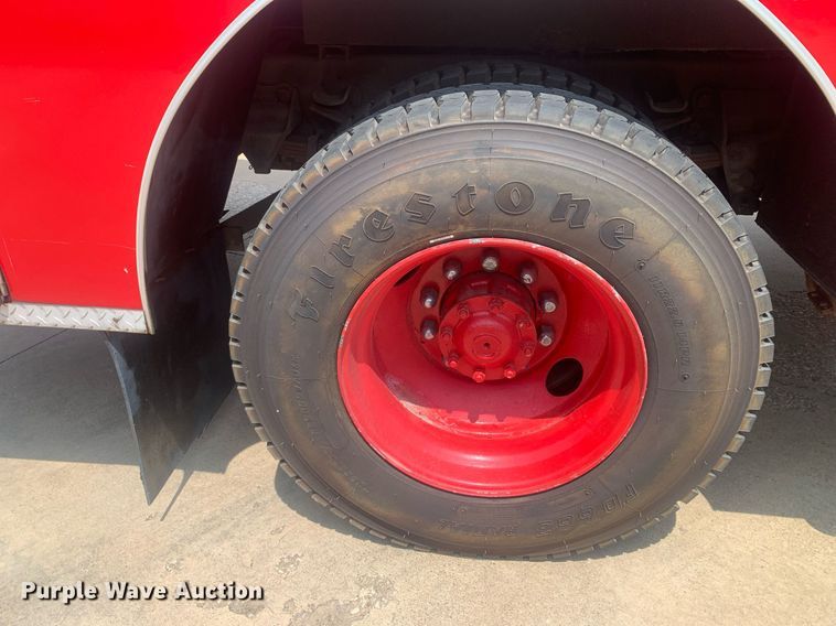 image for item LH9605 1989 Ford F800  pumper fire truck