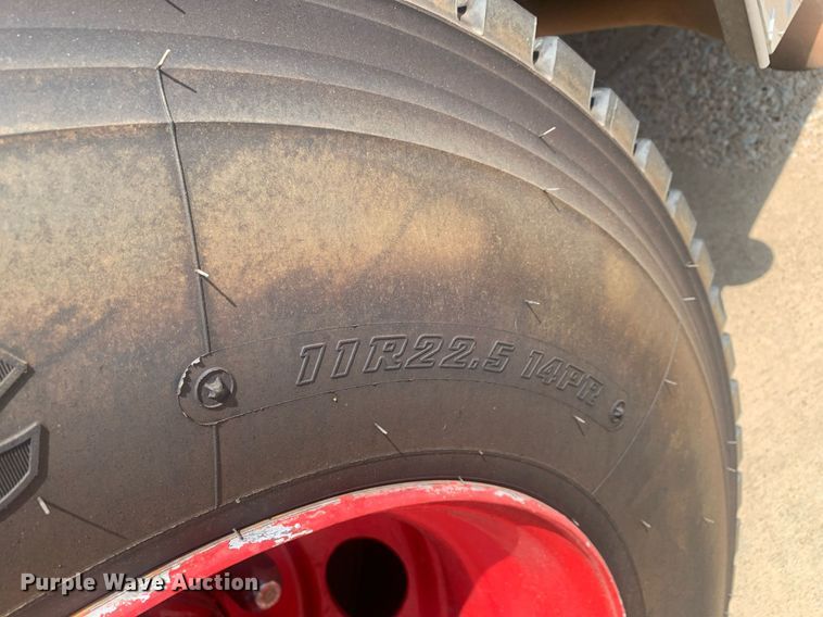 image for item LH9605 1989 Ford F800  pumper fire truck