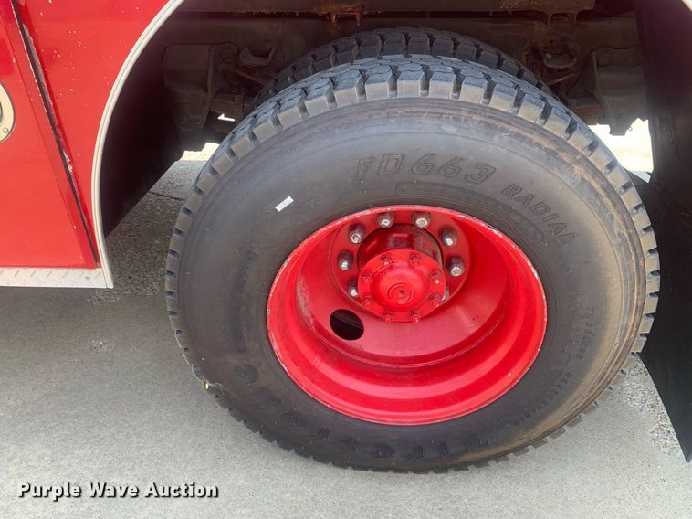 image for item LH9605 1989 Ford F800  pumper fire truck