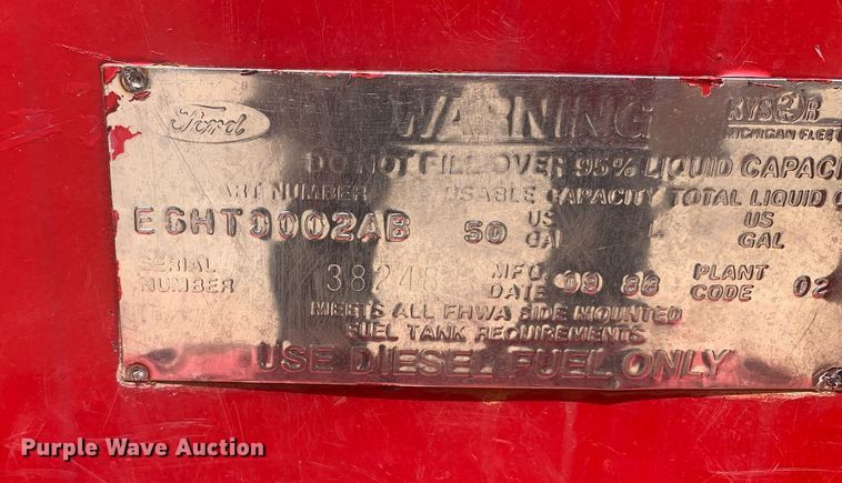 image for item LH9605 1989 Ford F800  pumper fire truck