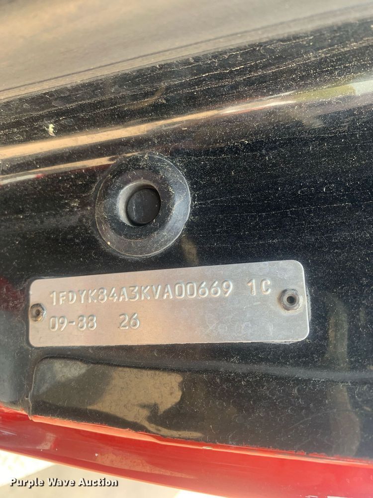 image for item LH9605 1989 Ford F800  pumper fire truck