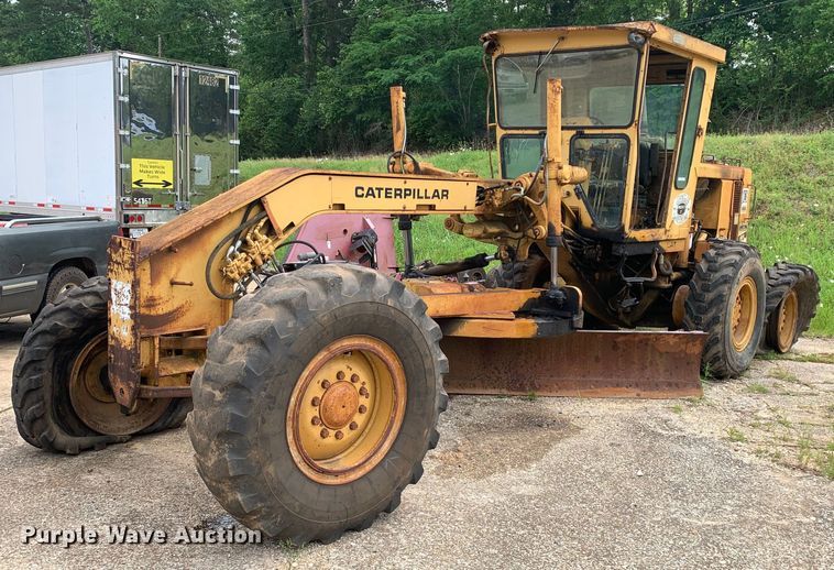 image for item LH9617 1985 Caterpillar 120G  rigid frame motor grader