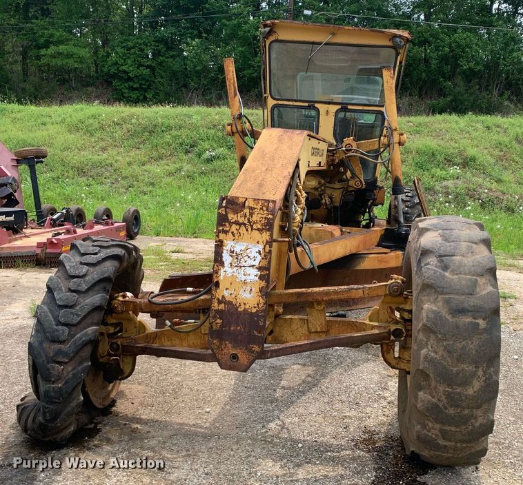 image for item LH9617 1985 Caterpillar 120G  rigid frame motor grader