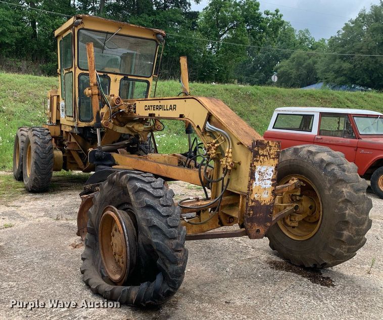 image for item LH9617 1985 Caterpillar 120G  rigid frame motor grader