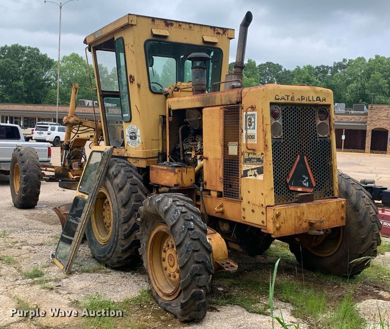 image for item LH9617 1985 Caterpillar 120G  rigid frame motor grader