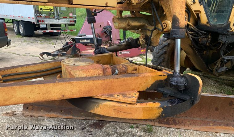 image for item LH9617 1985 Caterpillar 120G  rigid frame motor grader