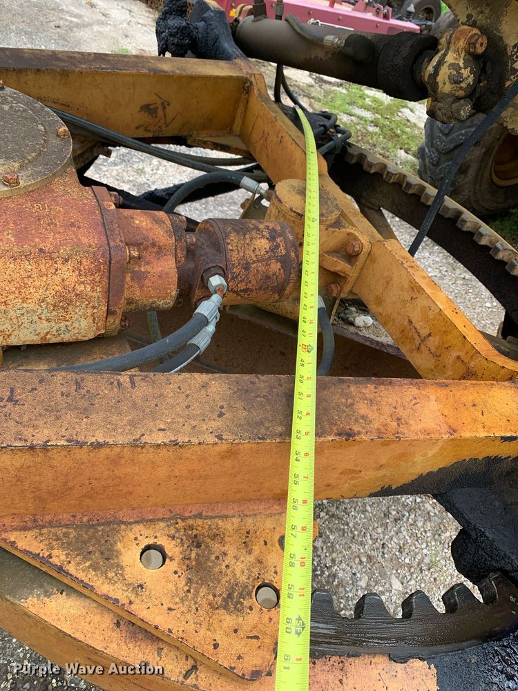 image for item LH9617 1985 Caterpillar 120G  rigid frame motor grader