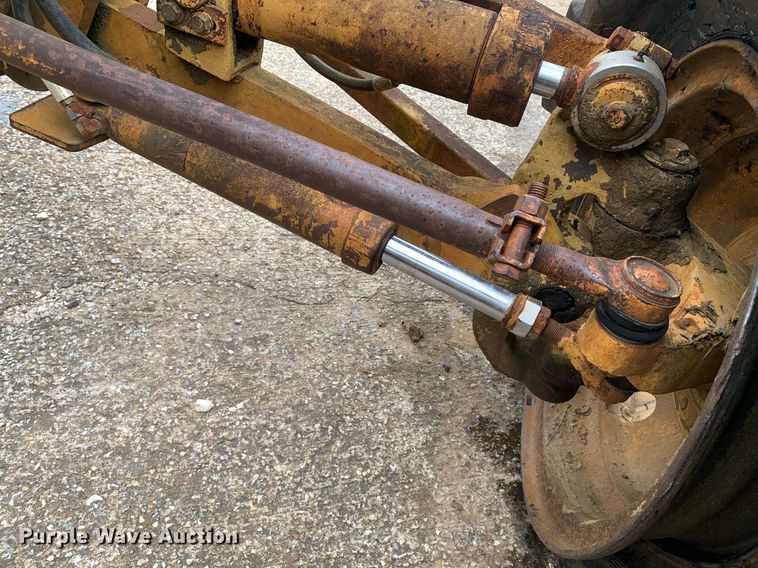 image for item LH9617 1985 Caterpillar 120G  rigid frame motor grader