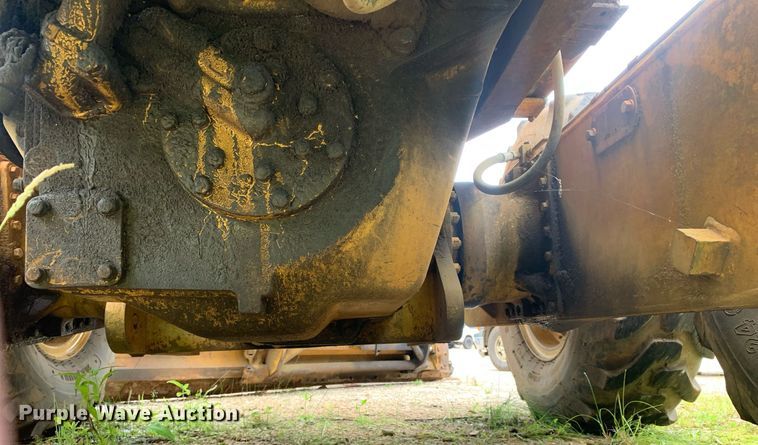 image for item LH9617 1985 Caterpillar 120G  rigid frame motor grader