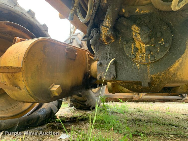 image for item LH9617 1985 Caterpillar 120G  rigid frame motor grader