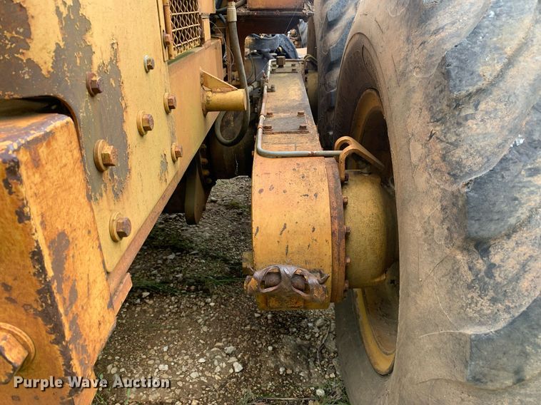 image for item LH9617 1985 Caterpillar 120G  rigid frame motor grader