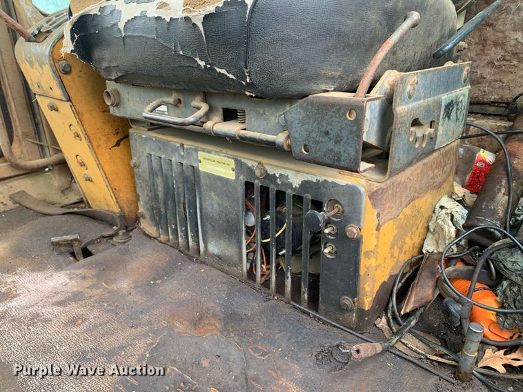 image for item LH9617 1985 Caterpillar 120G  rigid frame motor grader