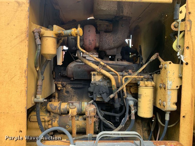 image for item LH9617 1985 Caterpillar 120G  rigid frame motor grader