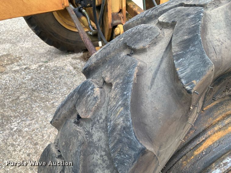 image for item LH9617 1985 Caterpillar 120G  rigid frame motor grader