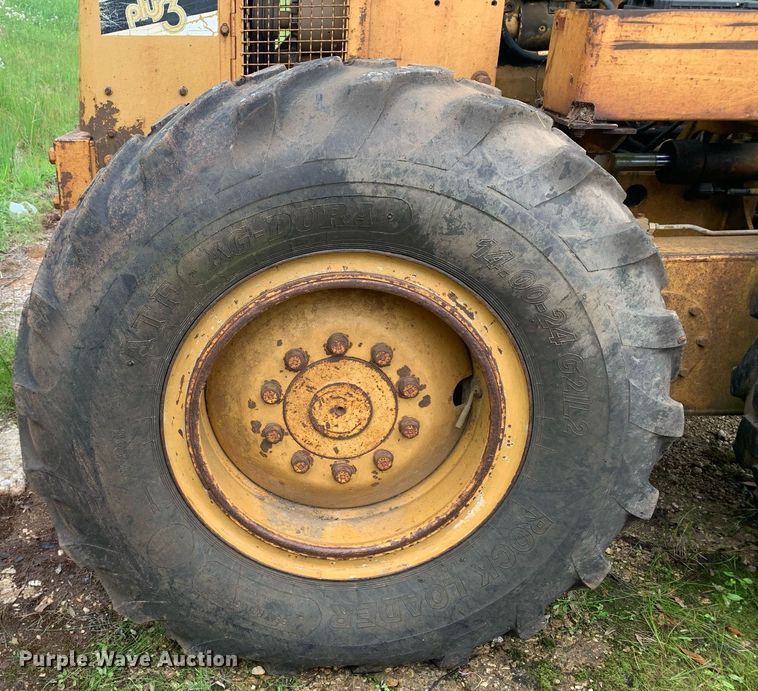 image for item LH9617 1985 Caterpillar 120G  rigid frame motor grader