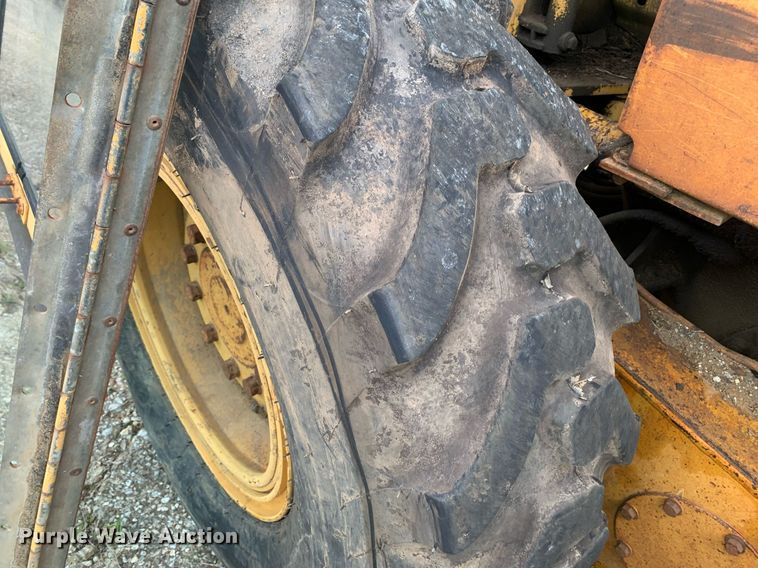 image for item LH9617 1985 Caterpillar 120G  rigid frame motor grader