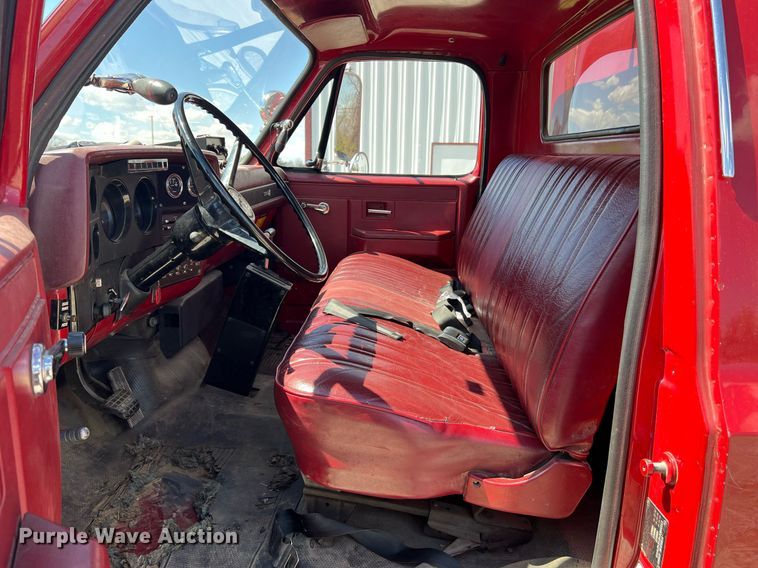 image for item LI9597 1983 GMC C7000  pumper fire truck