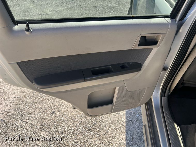 image for item LI9667 2009 Ford Escape Hybrid  SUV