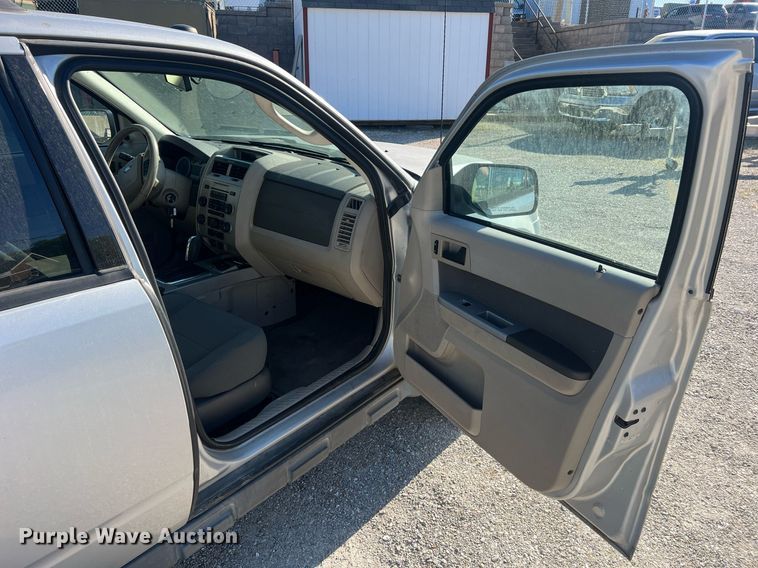 image for item LI9667 2009 Ford Escape Hybrid  SUV