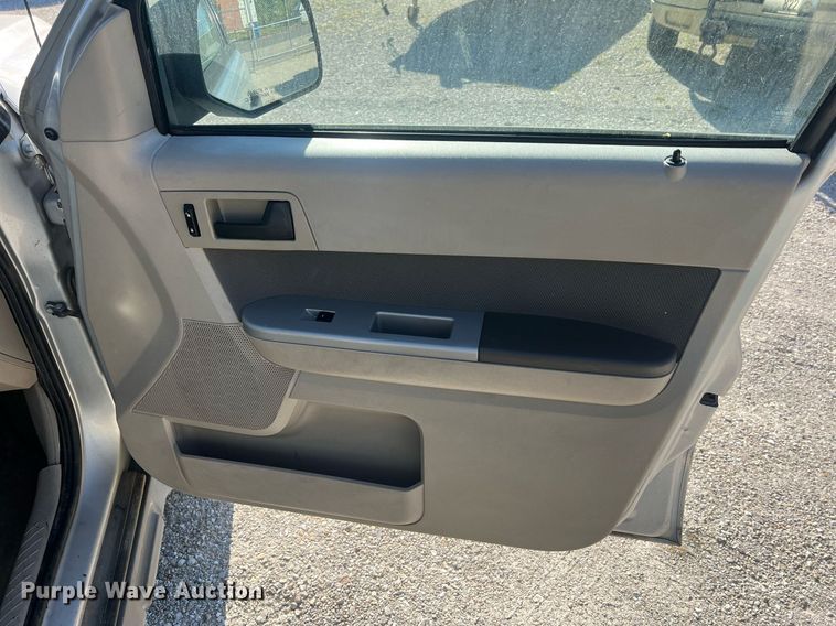 image for item LI9667 2009 Ford Escape Hybrid  SUV