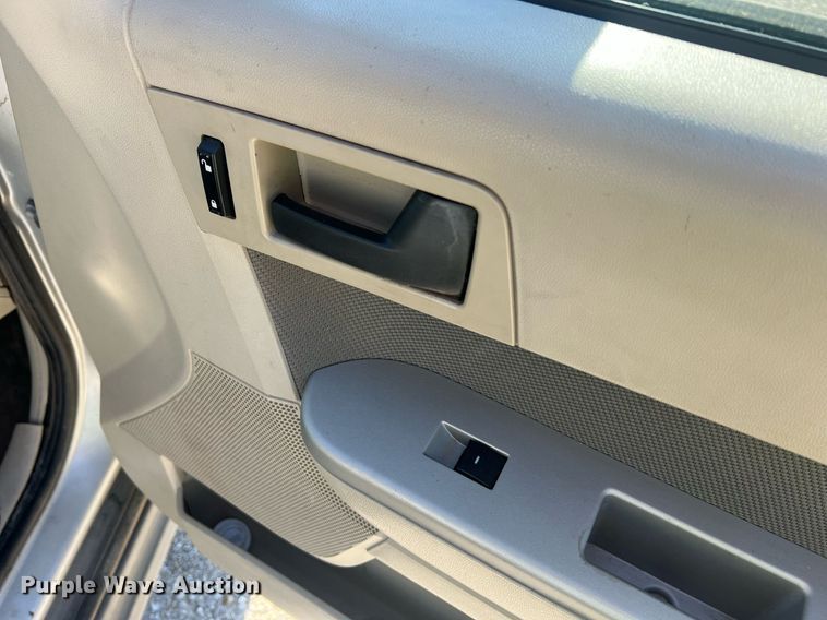 image for item LI9667 2009 Ford Escape Hybrid  SUV