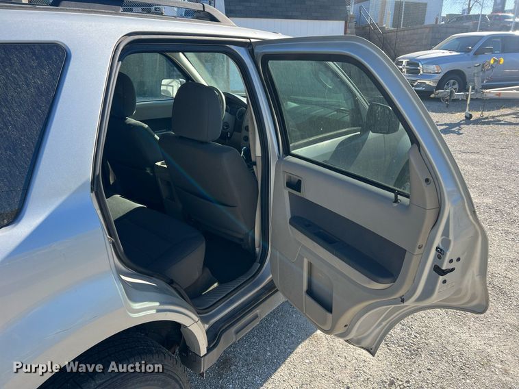 image for item LI9667 2009 Ford Escape Hybrid  SUV