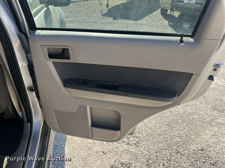 image for item LI9667 2009 Ford Escape Hybrid  SUV