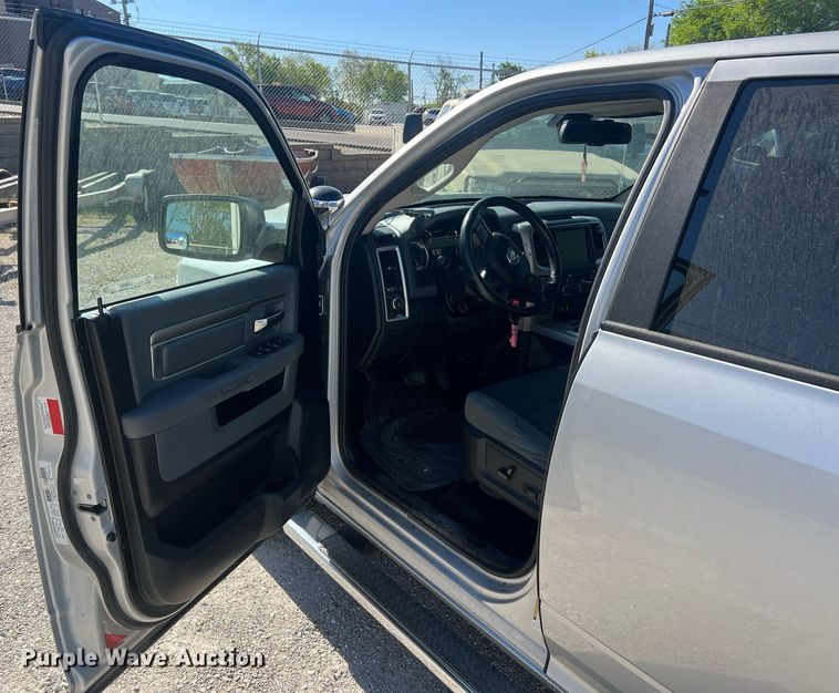 image for item LI9668 2014 Dodge Ram 1500  Crew Cab pickup truck