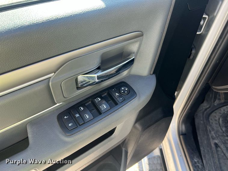 image for item LI9668 2014 Dodge Ram 1500  Crew Cab pickup truck