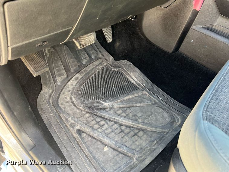 image for item LI9668 2014 Dodge Ram 1500  Crew Cab pickup truck