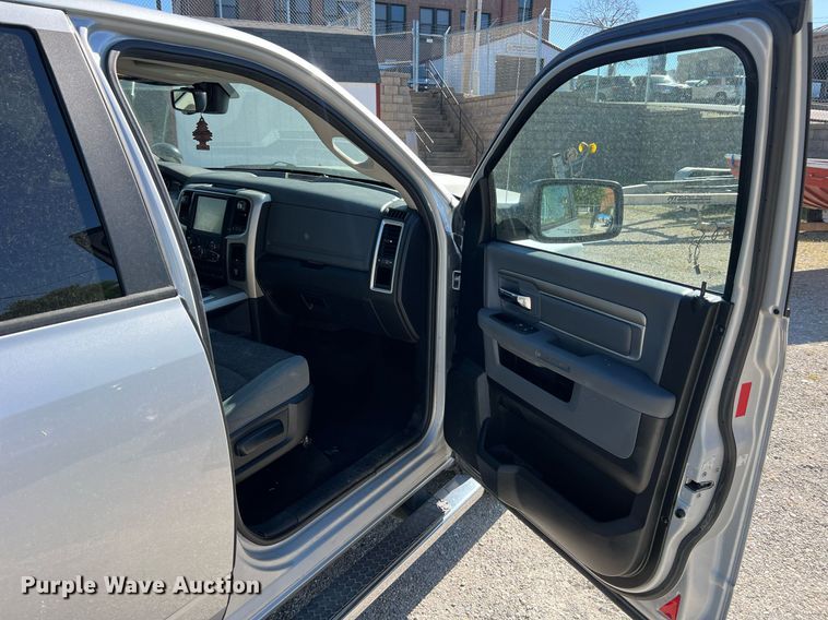 image for item LI9668 2014 Dodge Ram 1500  Crew Cab pickup truck