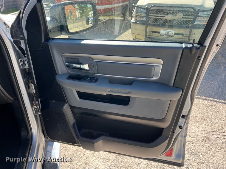 image for item LI9668 2014 Dodge Ram 1500  Crew Cab pickup truck