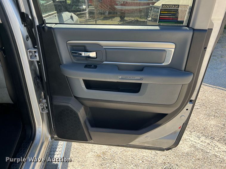 image for item LI9668 2014 Dodge Ram 1500  Crew Cab pickup truck