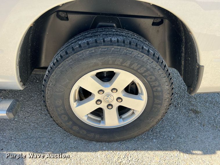 image for item LI9668 2014 Dodge Ram 1500  Crew Cab pickup truck