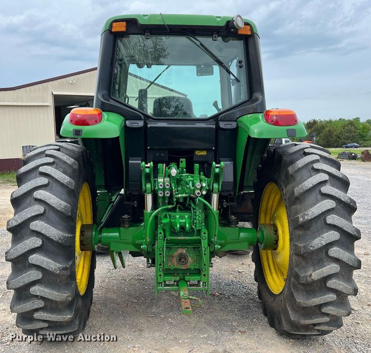 image for item LI9712 John Deere 7130  MFWD tractor