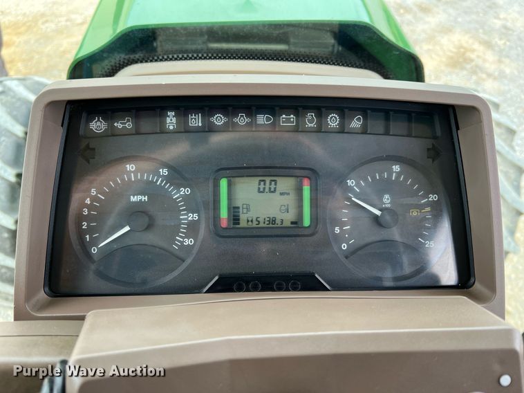 image for item LI9712 John Deere 7130  MFWD tractor