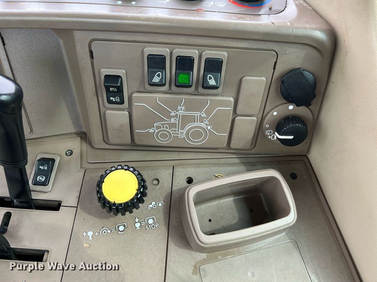 image for item LI9712 John Deere 7130  MFWD tractor