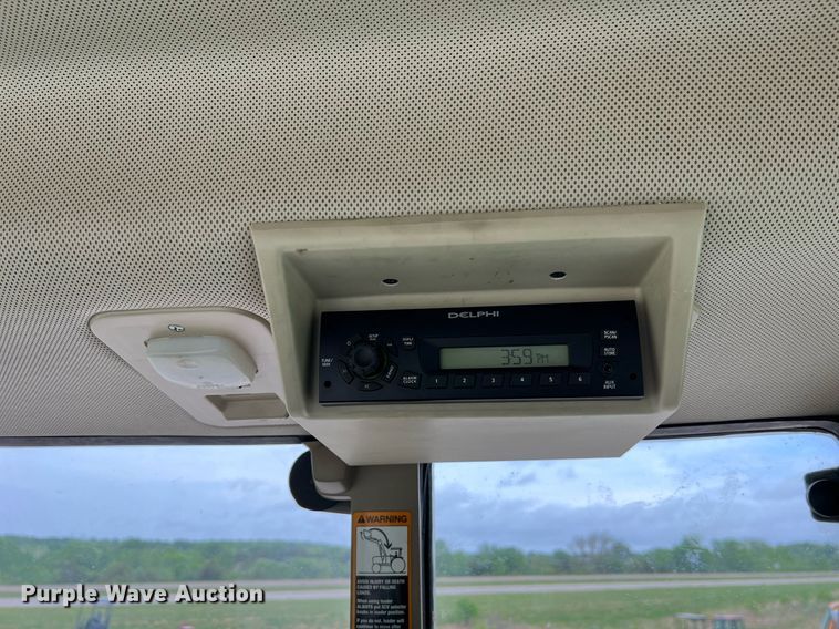 image for item LI9712 John Deere 7130  MFWD tractor