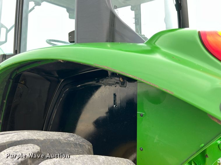 image for item LI9712 John Deere 7130  MFWD tractor