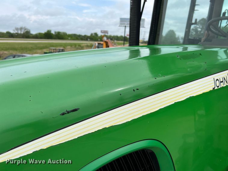 image for item LI9712 John Deere 7130  MFWD tractor