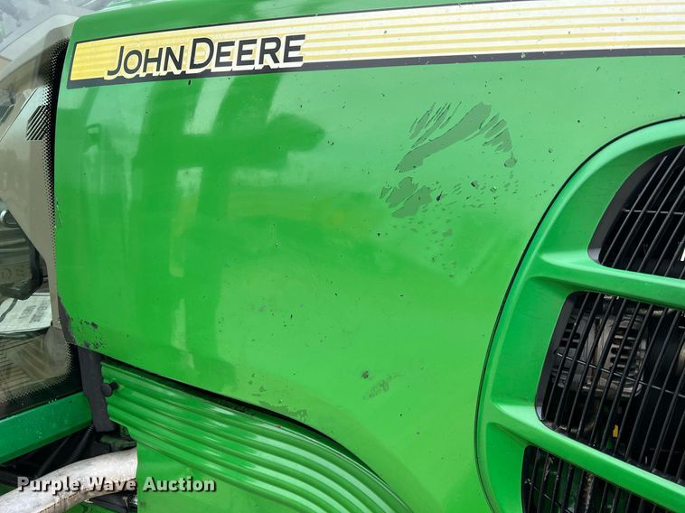 image for item LI9712 John Deere 7130  MFWD tractor