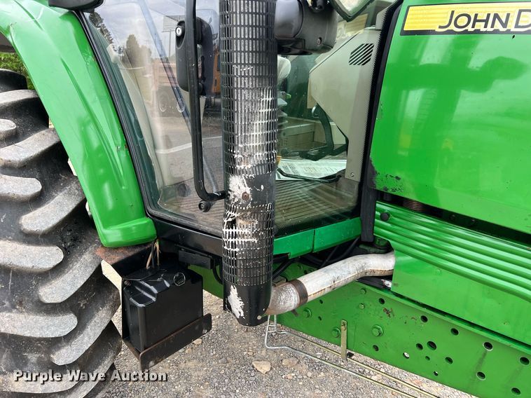 image for item LI9712 John Deere 7130  MFWD tractor