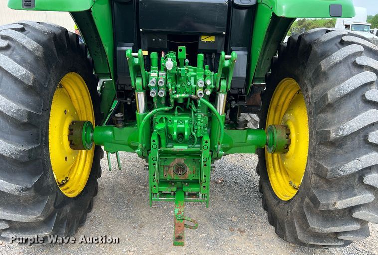 image for item LI9712 John Deere 7130  MFWD tractor
