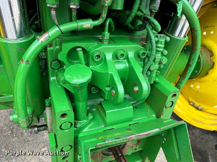 image for item LI9712 John Deere 7130  MFWD tractor